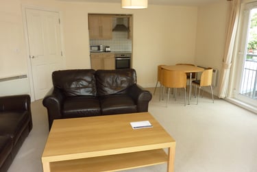 3 bed flat, New North Road, Central, Exeter, EX44HG - Image 2